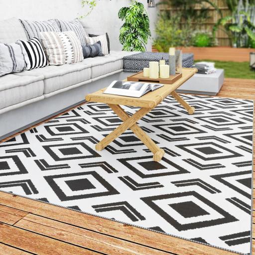 Alfombra de Exterior Reversible 182x274 cm con Patrón Geométrico Impermeable con Bolsa Blanco y Negro [7]
