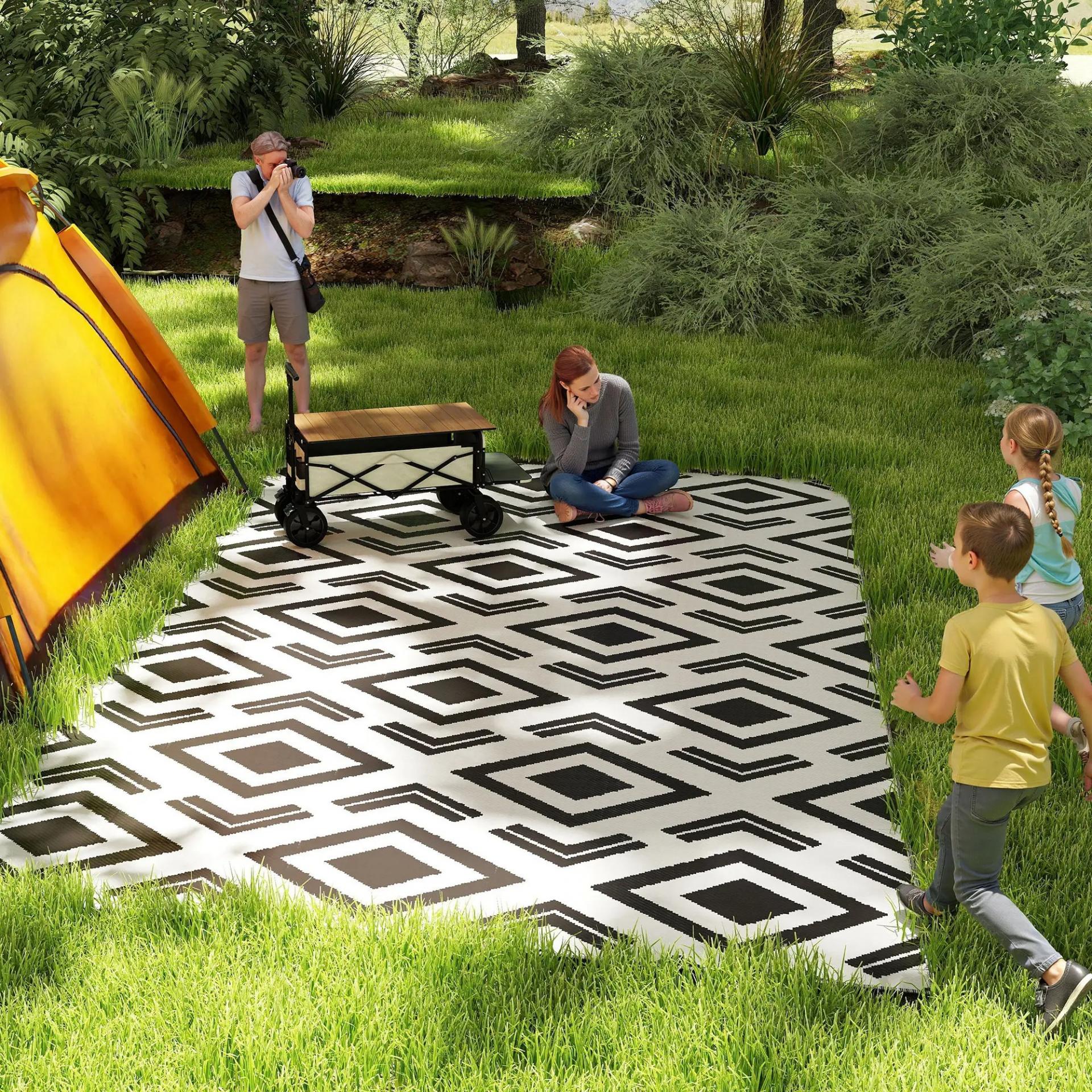 Alfombra de Exterior Reversible 182x274 cm con Patrón Geométrico Impermeable con Bolsa Blanco y Negro