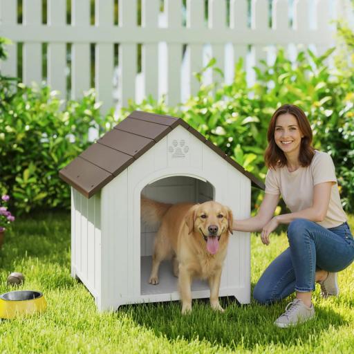 Caseta para Perros Exterior Casa para Perros Grandes de Plástico con 2 Ventanas Base Elevada Estacas Marrón Oscuro