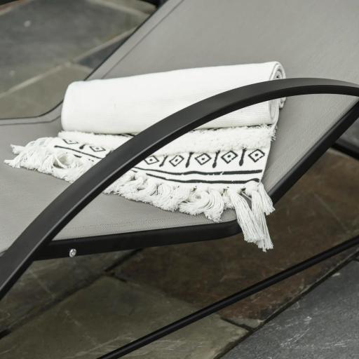 Set de 2 Tumbonas Jardín Exterior con Mesa Auxiliar de Vidrio Templado Tumbonas con Reposabrazos para Patio Terraza Gris [8]