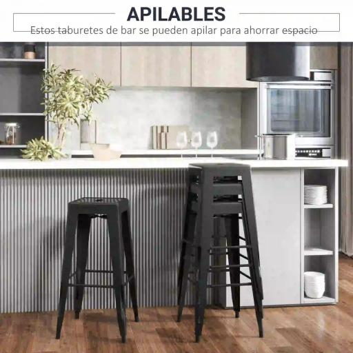 Conjunto de 4 Taburetes de Bar Estilo Industrial Apilables y con Reposapiés Aptos para Interiores y Exteriores 43x43x76 cm Carga Hasta 120kg Negro [2]