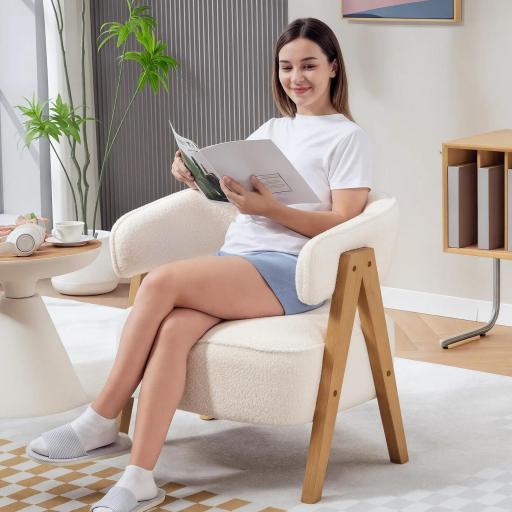 Butaca de Salón Tapizada en Borreguito Acolchada Gruesa Patas de Madera Respaldo Curvado 70x64x71 cm Blanco