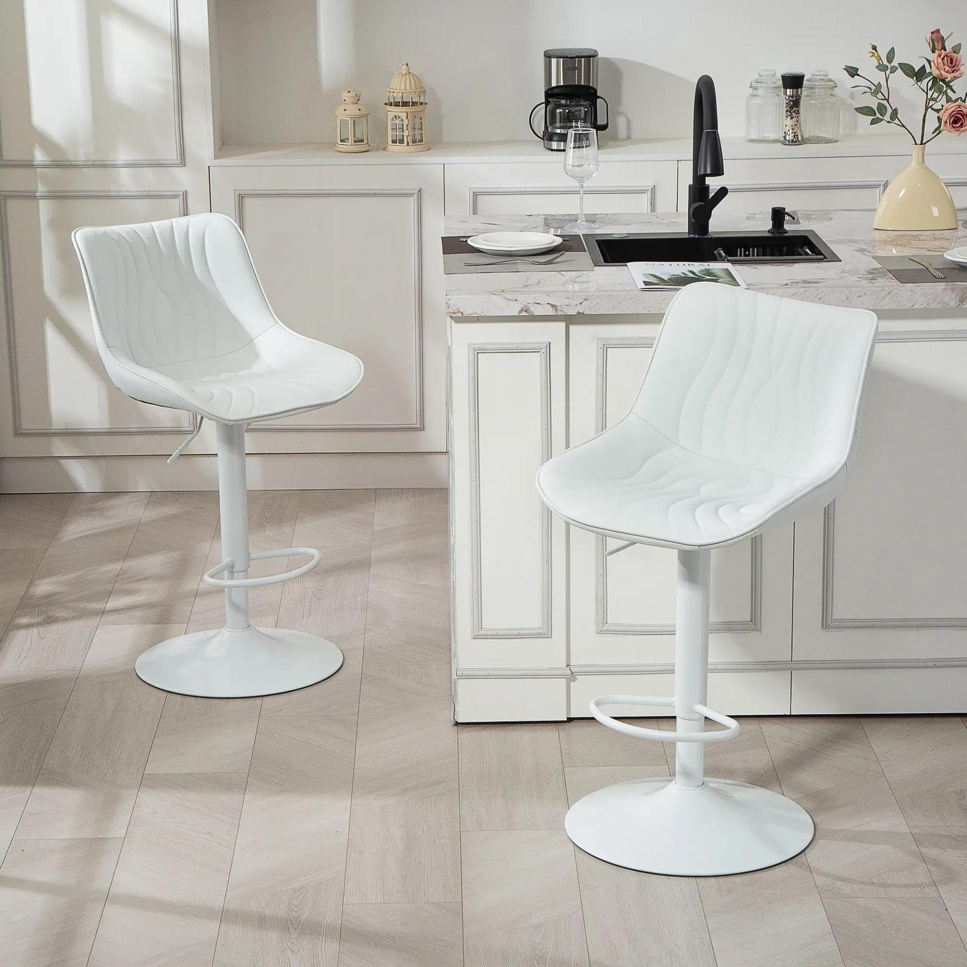 Juego de 2 Taburetes de Bar con Altura Ajustable Respaldo Asiento de Piel Sintética Marco de Acero y Reposapiés Blanco