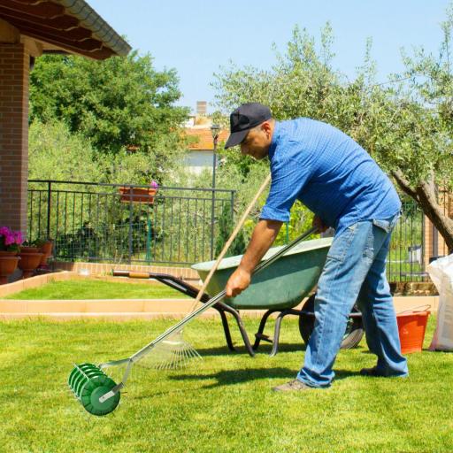Rodillo Aireador de Césped con Clavos y Mango Desmontable de 100 cm en Tres Piezas para Aflojar el Suelo 45 cm Ancho