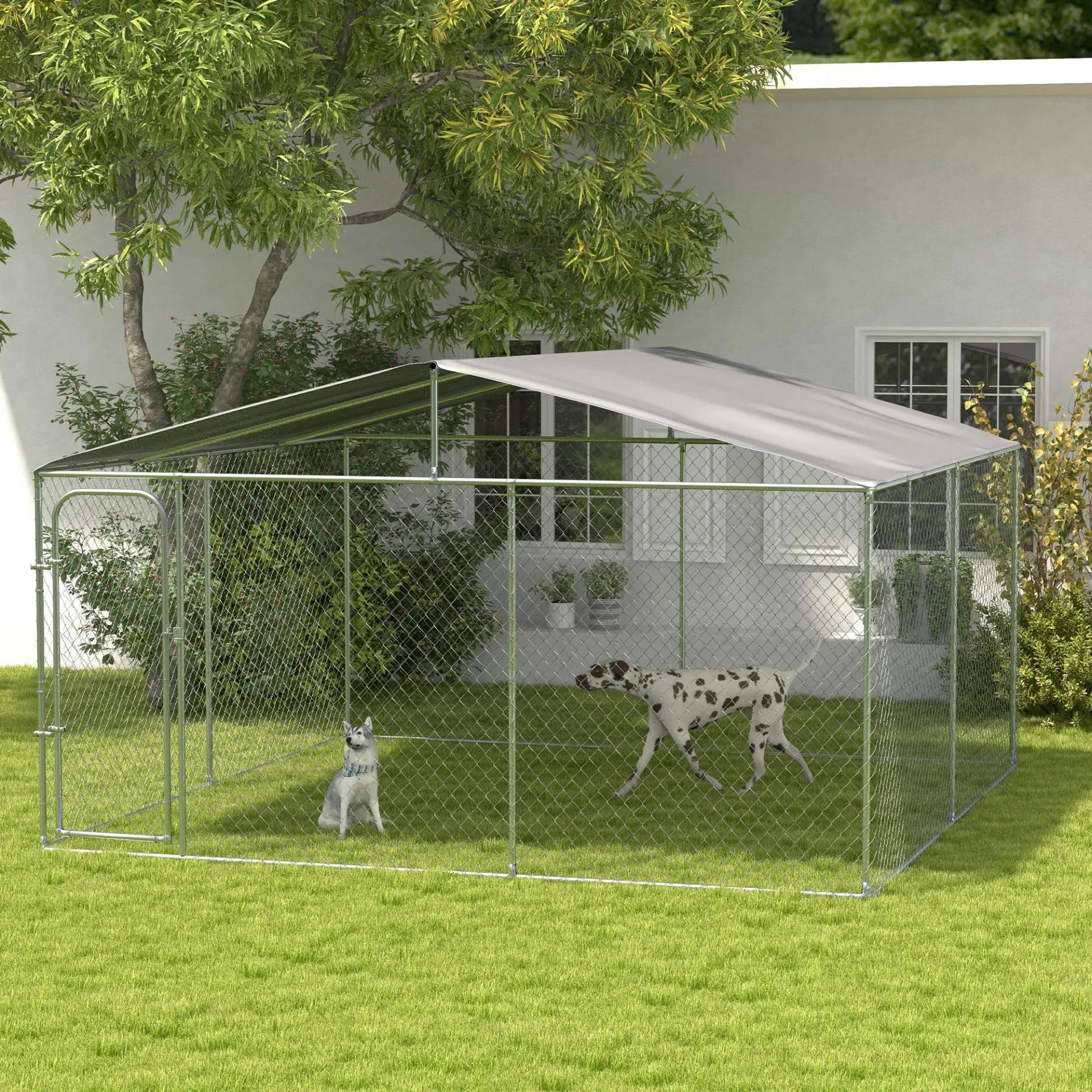 Perrera de Exterior con Toldo Anti-UV Impermeable Puerta con Pestillo y Marco de Metal Galvanizado 4x4x2,3 m Plata