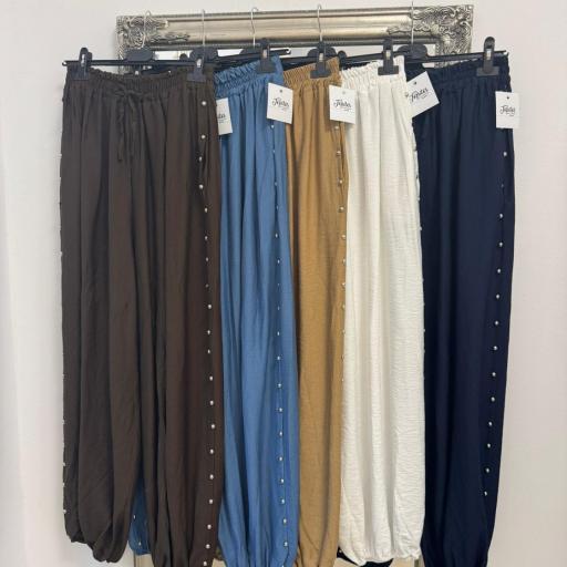 Pantalón Tachuelas con Bolsillos laterales. Talla única  [1]