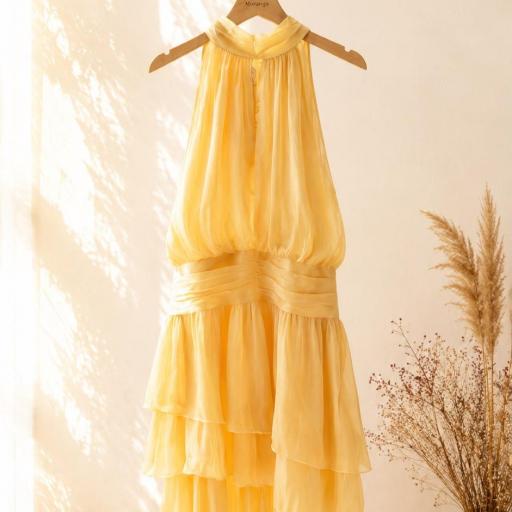 VESTIDO CORTO ESCOTE HALTER DISEÑO DRAPEADO 