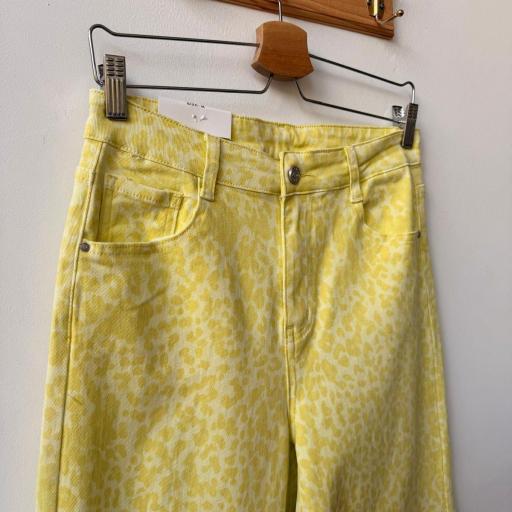 PANTALON CORTE RECTO ANIMAL PRINT  [3]