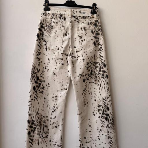 PANTALON CORTE RECTO ANIMAL PRINT  [3]