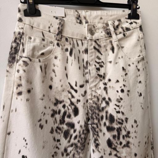 PANTALON CORTE RECTO ANIMAL PRINT  [1]
