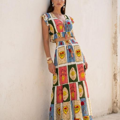 CONJUNTO ESTAMPADO CON BORDADO 