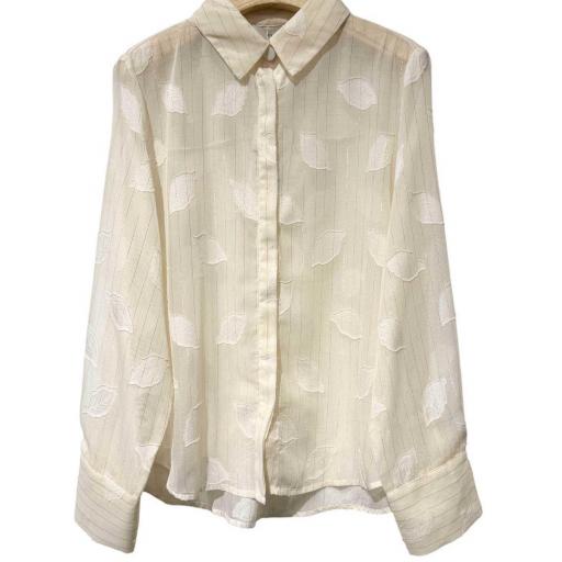 CAMISA SEMITRANSPARENTE CON HOJA BORDADAS [1]