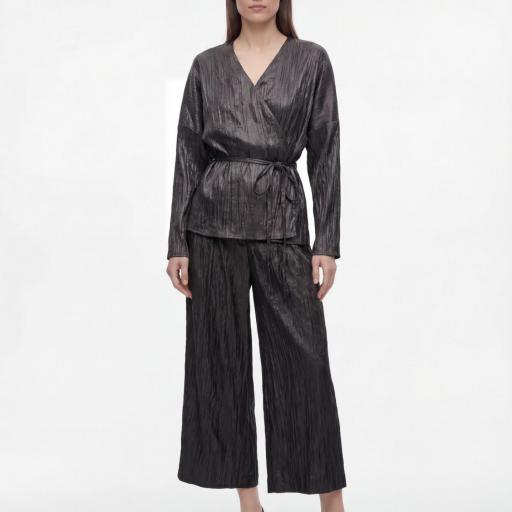 BLUSA CRUZADA ESTILO KIMONO