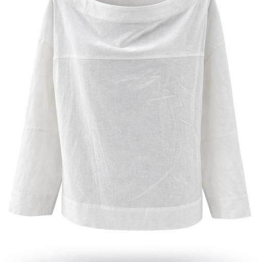BLUSA CUELLO BANDEJA, LAZO Y APERTURA E LA PARTE DE ATRAS [1]