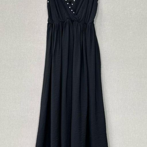 VESTIDO MAXI DE ESTILO IMPERIO CON DETALLES DE TACHES [2]