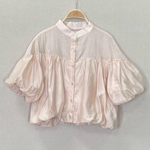 BLUSA DE CORTE HOLGADO Y MANGA CORTA ABULLONADA [2]