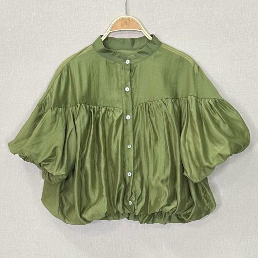 BLUSA DE CORTE HOLGADO Y MANGA CORTA ABULLONADA [0]