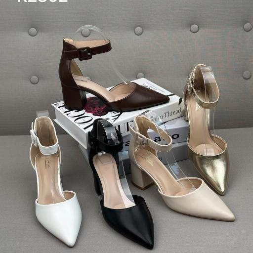  ZAPATO CON TACON MEDIO CON TIRA AJUSTABLE
