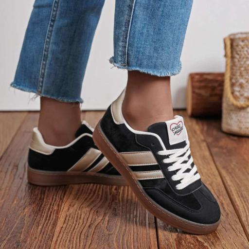 ZAPATILLAS CASUALES CON DETALLES CON SUELA DE GOMA