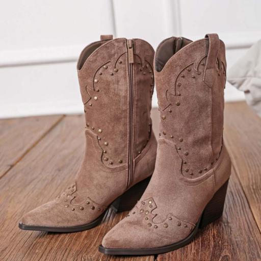 BOTIN CAMPERO ANTELINA Y POLIPEL CON TACHAS [1]