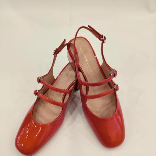 Zapatos Mary Jane rojos [2]