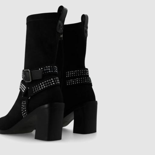Botines de mujer en antelina negra y remaches metálicos de Lodi [2]