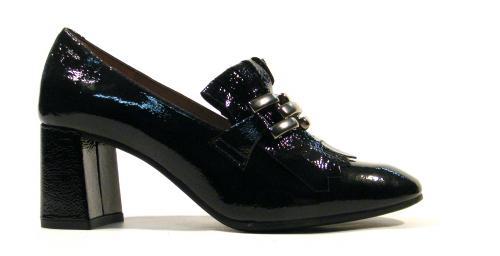 Zapato tacón en charol negro de Pedro Miralles