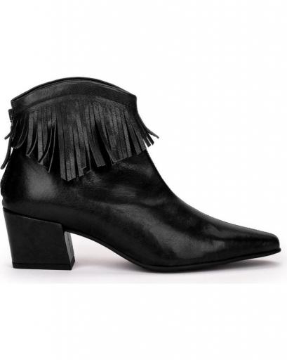 Botín negro con flecos y tacón bajo de Pedro Miralles [1]