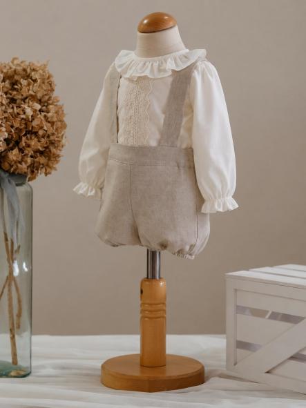 Conjunto de bautizo bebé Eva Martínez con peto de lino y manga larga [2]