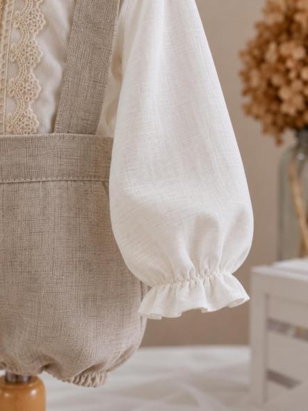 Conjunto de bautizo bebé Eva Martínez con peto de lino y manga larga [4]