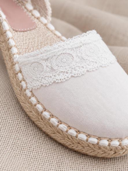 Esparteñas de comunión y ceremonia Zoysan en velour crudo con puntilla [6]