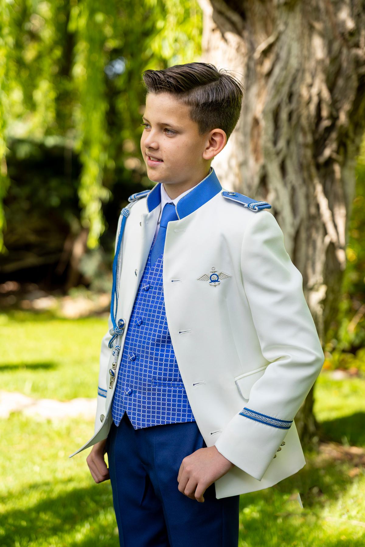 Traje almirante de comunión niño Eslora Berna 2027 marfil azul y azul marino