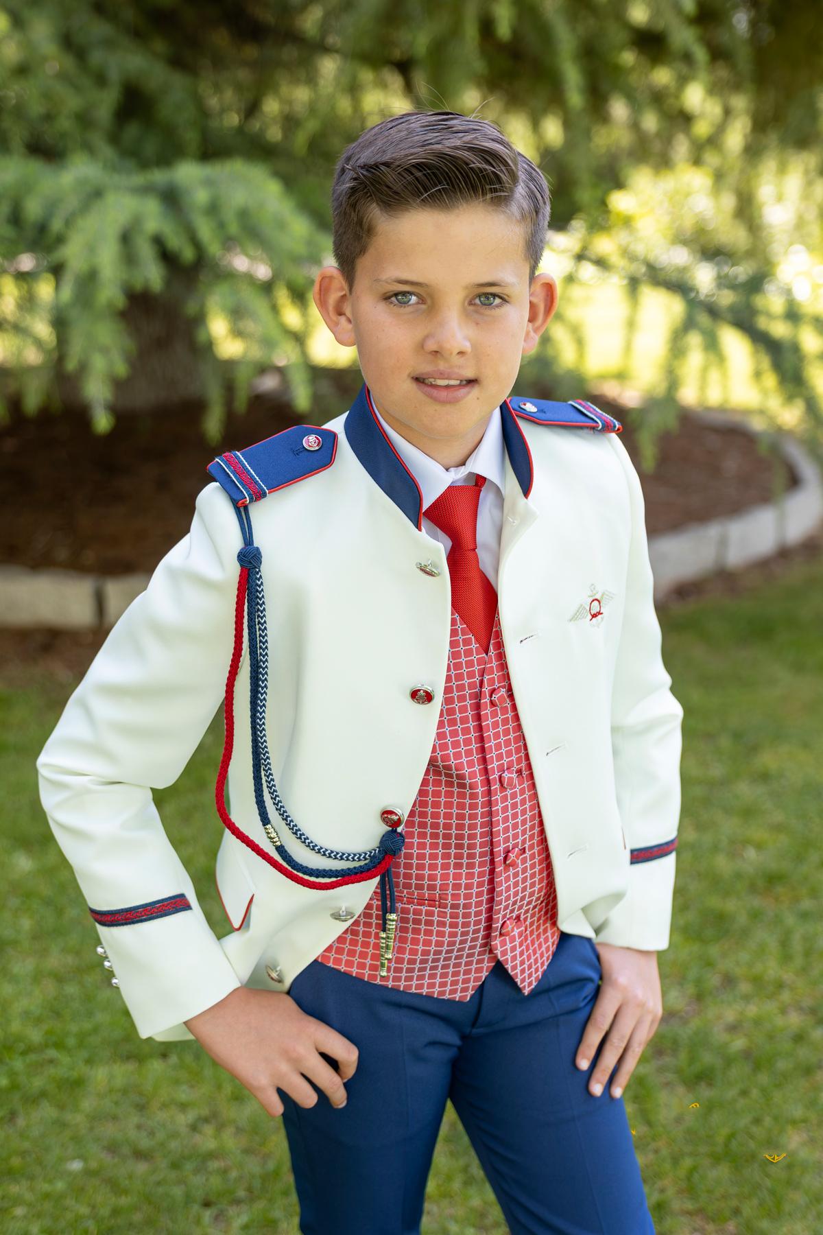 Traje almirante de comunión niño Eslora Asti 2027 marfil azul y rojo