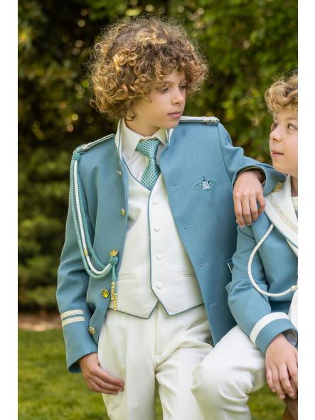 Detalle traje almirante Eslora Terranova 2027 con chaleco blanco, corbata y forrajera [0]