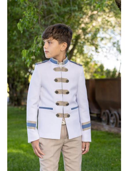 Traje almirante Eslora Treviso 2027 con chaleco arena y detalles azul empolvado [2]