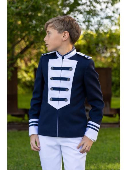 Traje almirante Eslora Pesaro 2027 con pantalón blanco y blassier azul marino [1]