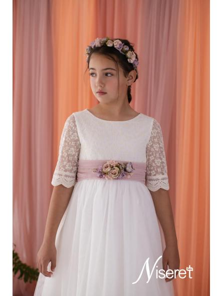 Detalle encaje y botones de la espalda del vestido de comunión Niseret 5826 [2]