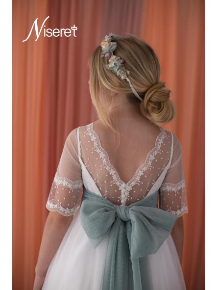 Detalle bordado floral del bajo del vestido de comunión Niseret modelo 5835 [2]