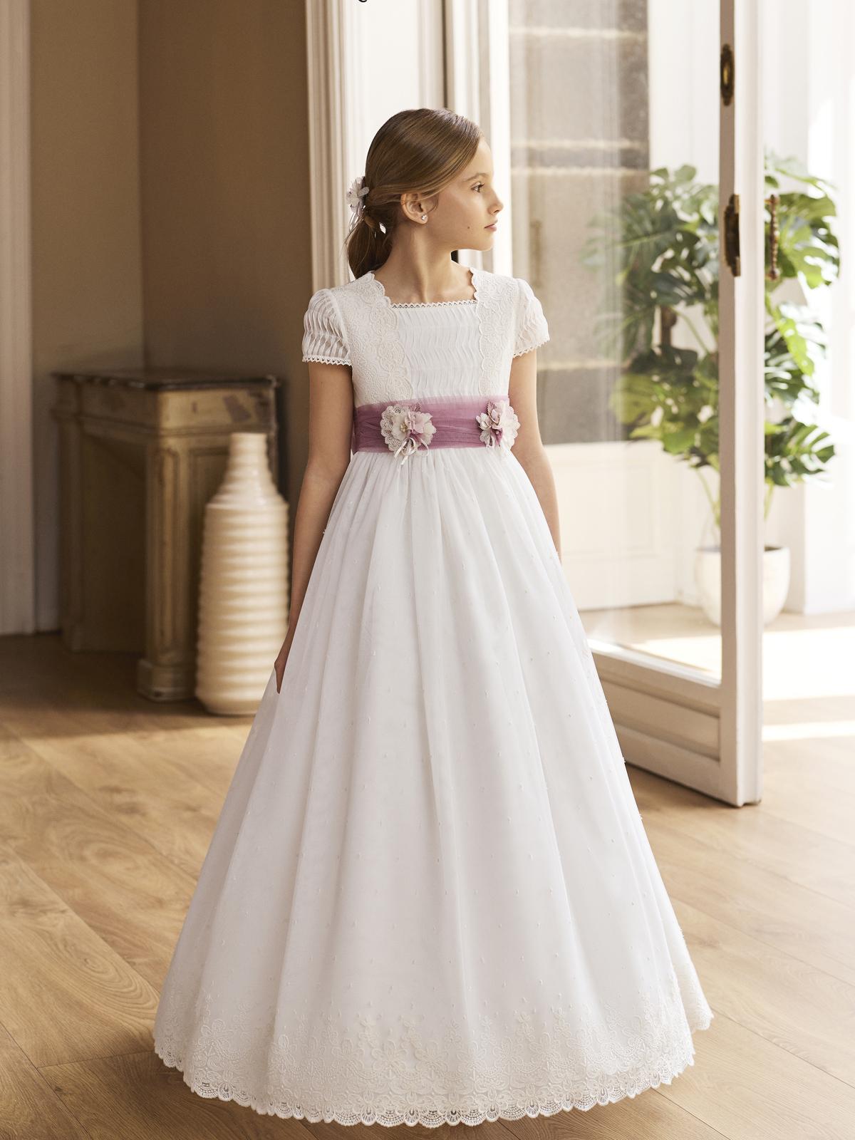 Vestido de comunión Rosa Clará Premium 2027 modelo R908 en color crudo y rosa empolvado