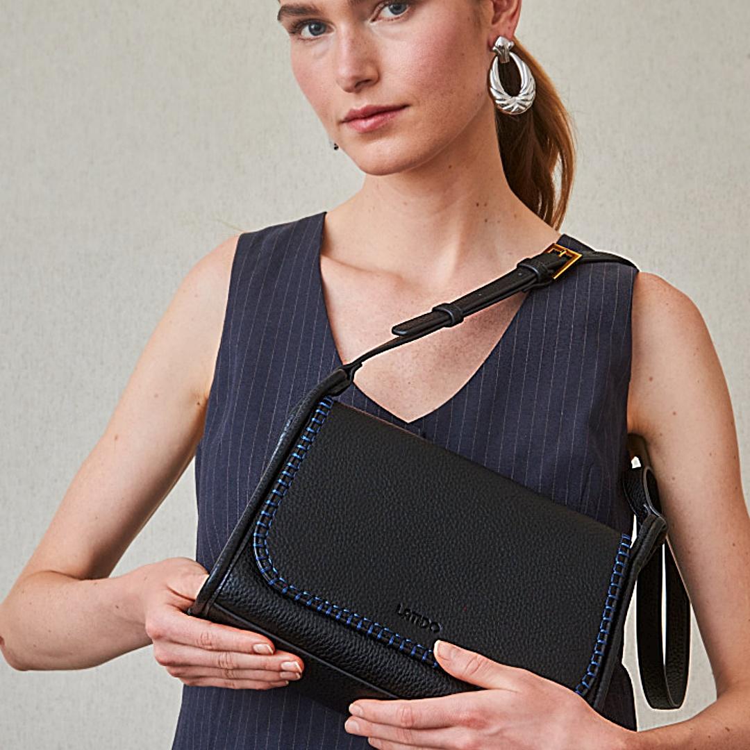 BOLSO LATIDO GRAN SOLAPA CON RIBETE CROCHÉ