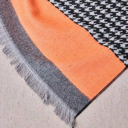 PONCHO REVERSIBLE LATIDO CON CUADROS Y COLOR * [1]