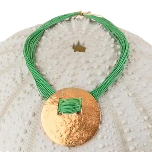 COLLAR CORDÓN Y MEDALLÓN LATIDO [0]