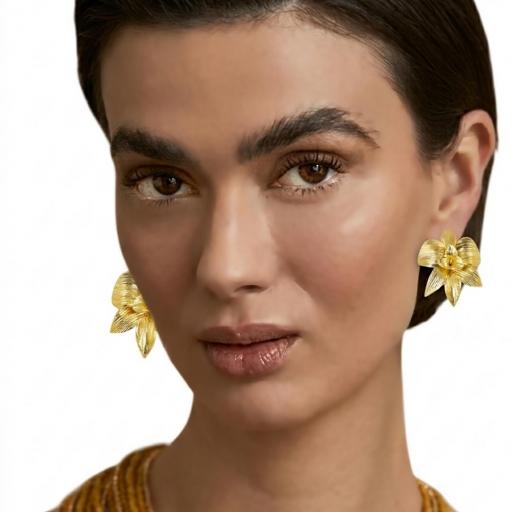 PENDIENTES FLOR PEQUEÑA DORADOS LATIDO [0]