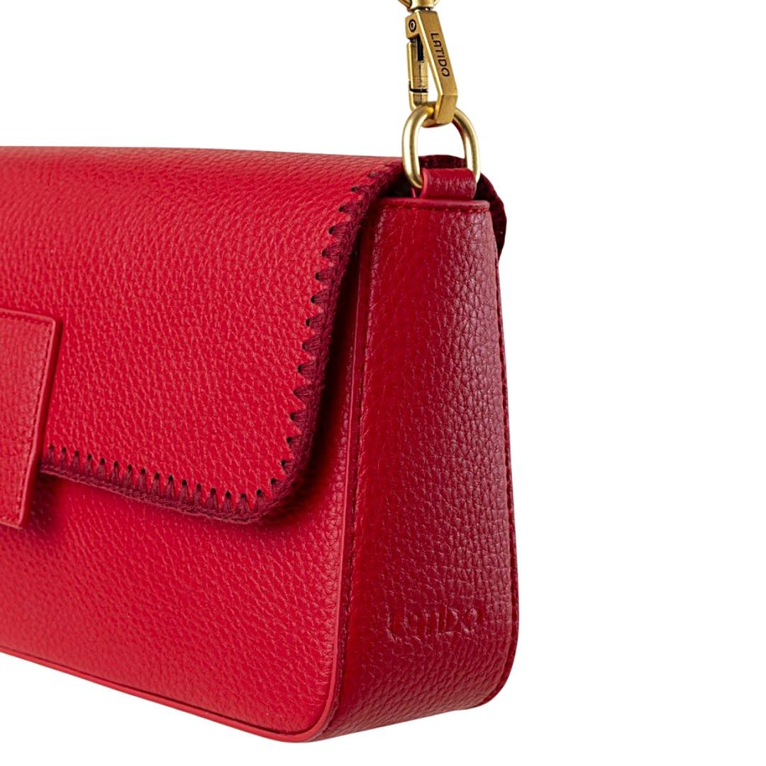 Bolso mini con solapa LATIDO de mujer 14x20x7 cm con cadena dorada y acabado texturizado disponible en varios colores