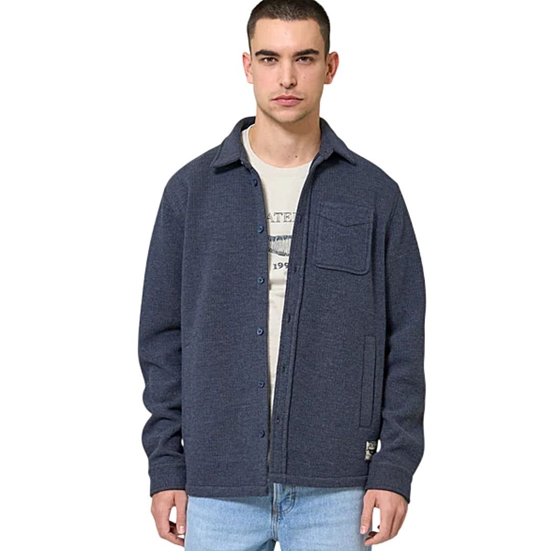 Sobrecamisa hombre Batela A2830 azul marino con textura de espiga e interior polar