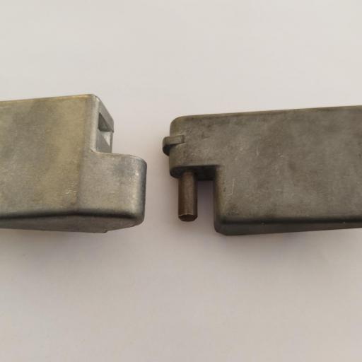 BISAGRA TAPA SUPERIOR TRASERA RENAULT 4 F6