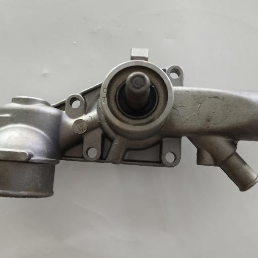 BOMBA AGUA PEUGEOT 404 [1]