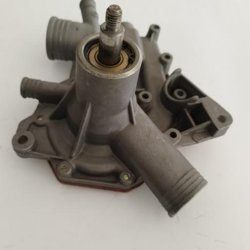BOMBA DE AGUA RENAULT 4 Y 6 ANTIGUO PRIMERAS SERIES [1]