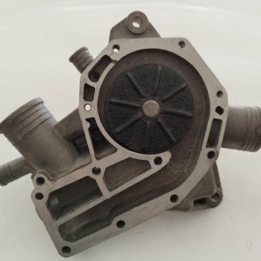 BOMBA DE AGUA RENAULT 4 Y 6 ANTIGUO PRIMERAS SERIES [2]