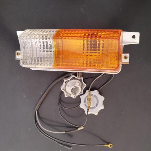 PILOTO DELANTERO IZQUIERDO R6 2 SERIE CON PORTALAMPARAS